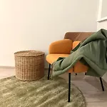Homey Apartment Central
