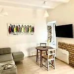 Homey Apartment Central