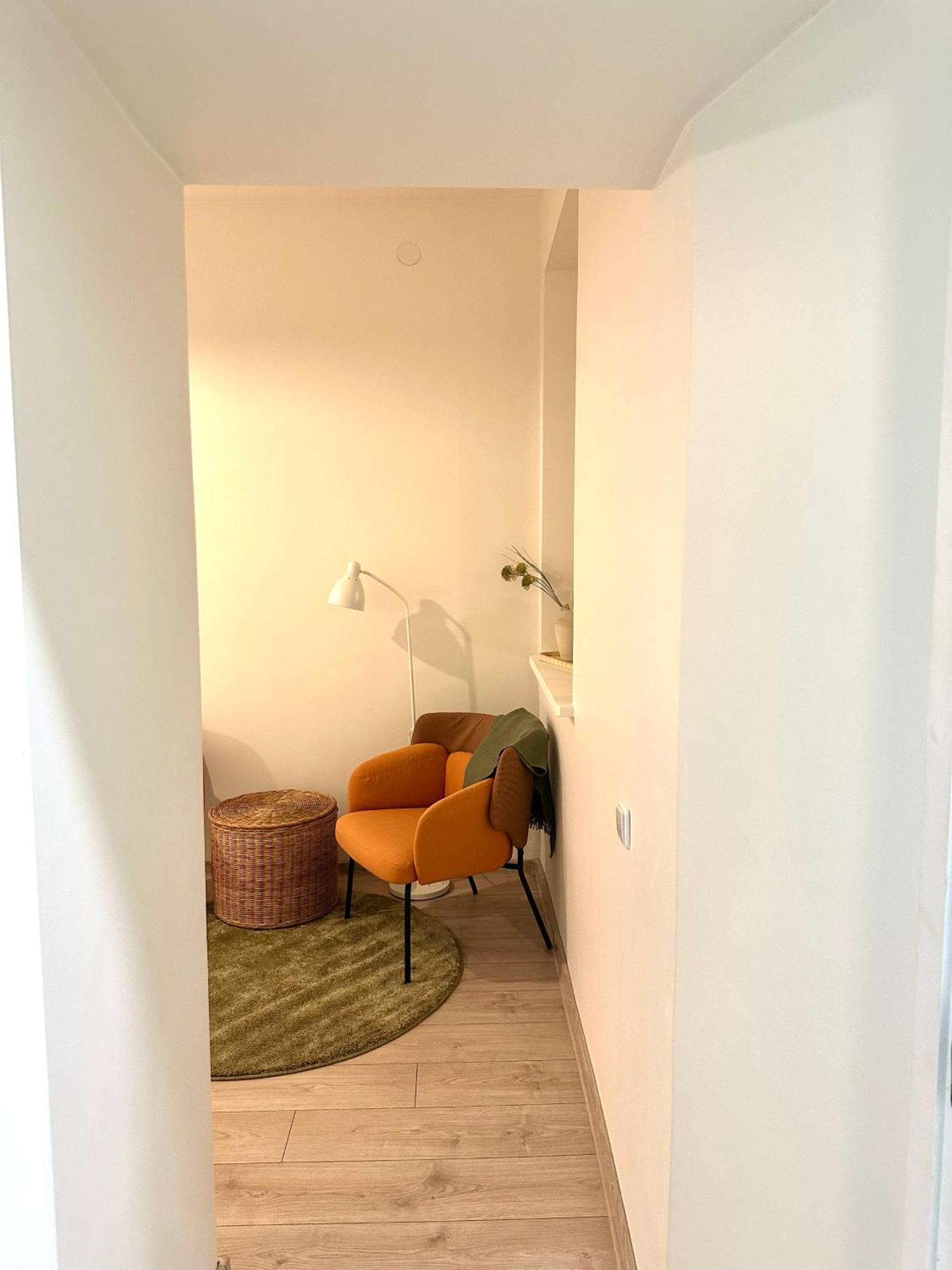 Apartment Homey *